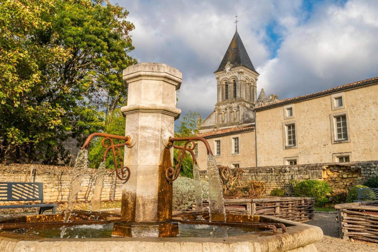 Chambres D'Hotes Le Tilleul Saint-Hilaire-des-Loges Exteriér fotografie