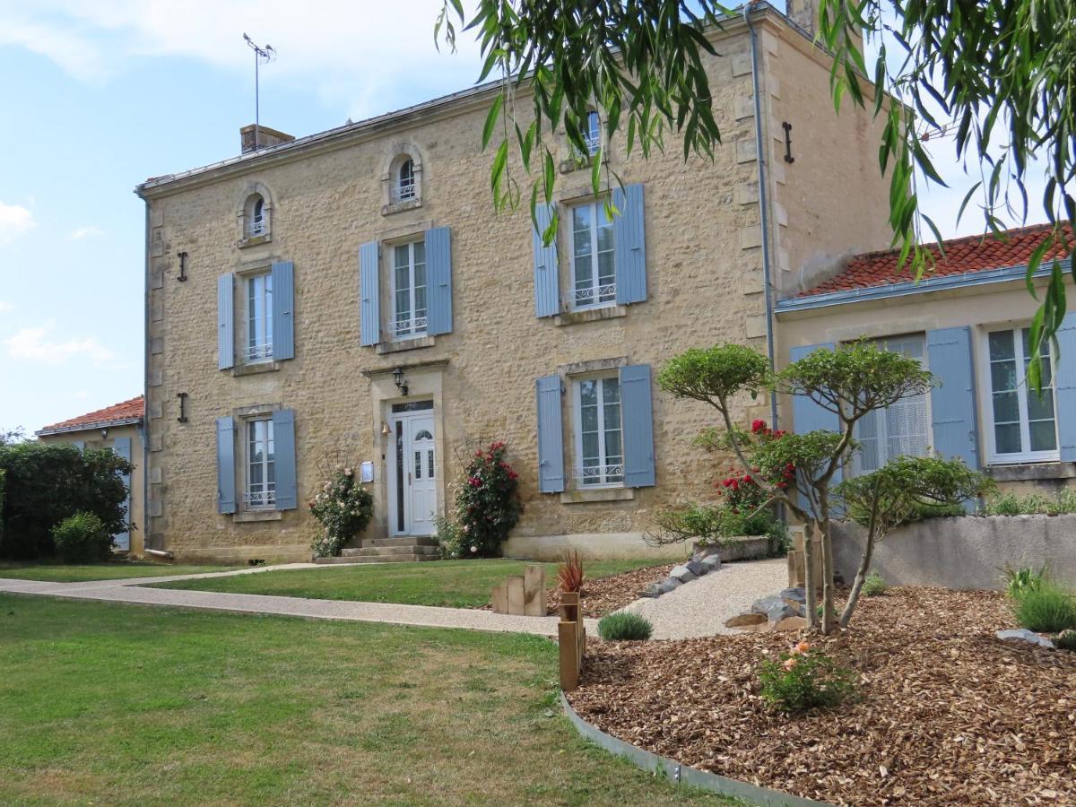 Chambres D'Hotes Le Tilleul Saint-Hilaire-des-Loges Exteriér fotografie