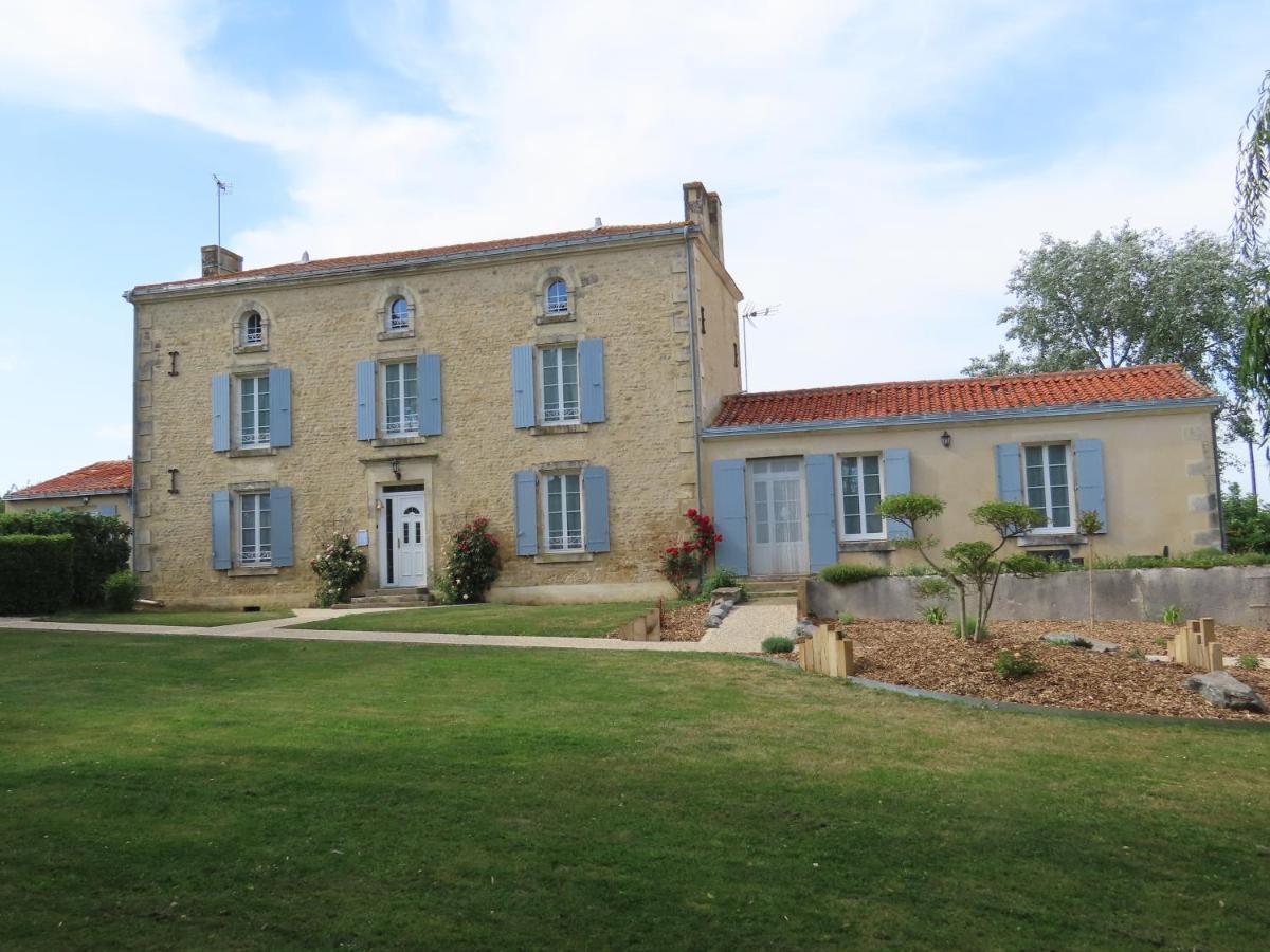 Chambres D'Hotes Le Tilleul Saint-Hilaire-des-Loges Exteriér fotografie