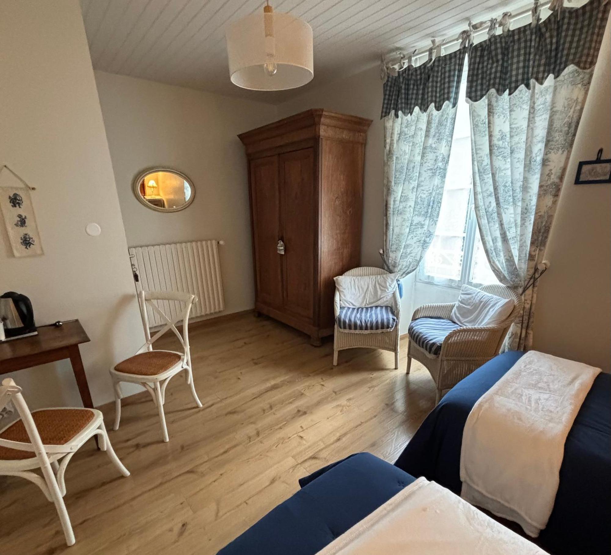 Chambres D'Hotes Le Tilleul Saint-Hilaire-des-Loges Exteriér fotografie